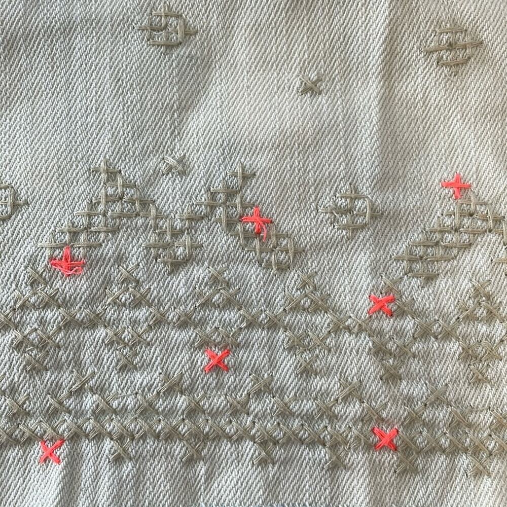 Aeropostale Womens Light Denim Size 10 Shorts Midi X Stitch Design Geometric - Picture 6 of 7